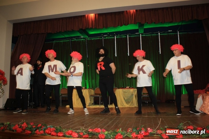 Zdjęcie w galerii na portalu naszraciborz.pl: Teatr Senioralne Forte na Dzień Kobiet w Krzanowicach wiadomości z regionu