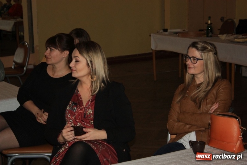 Zdjęcie w galerii na portalu naszraciborz.pl: Teatr Senioralne Forte na Dzień Kobiet w Krzanowicach wiadomości z regionu