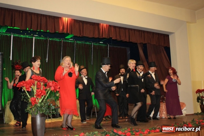 Zdjęcie w galerii na portalu naszraciborz.pl: Teatr Senioralne Forte na Dzień Kobiet w Krzanowicach wiadomości z regionu