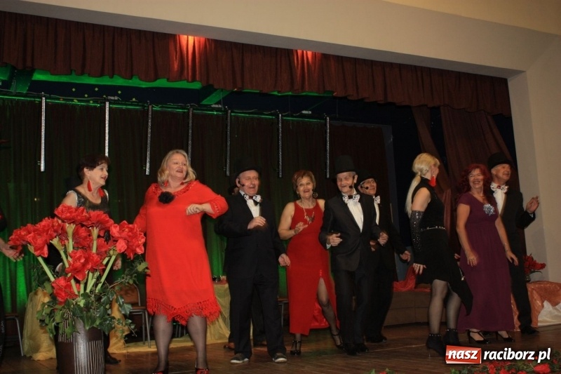 Zdjęcie w galerii na portalu naszraciborz.pl: Teatr Senioralne Forte na Dzień Kobiet w Krzanowicach wiadomości z regionu