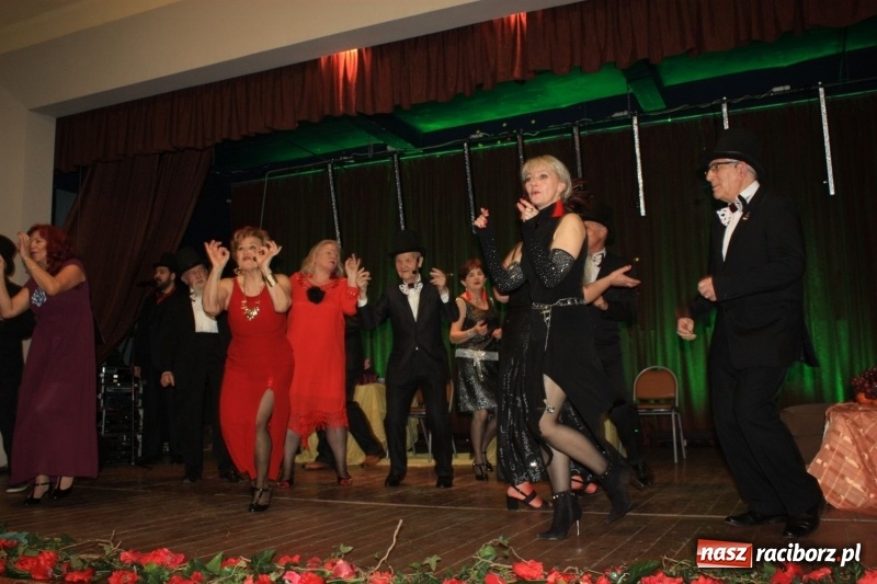 Zdjęcie w galerii na portalu naszraciborz.pl: Teatr Senioralne Forte na Dzień Kobiet w Krzanowicach wiadomości z regionu