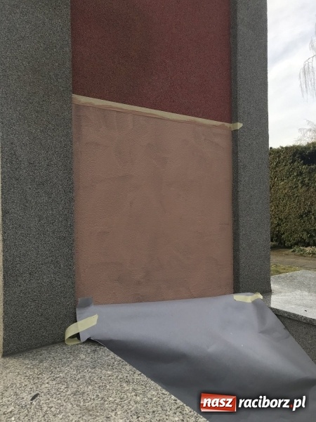 Zdjęcie w galerii na portalu naszraciborz.pl: Incydent na cmentarzu żołnierzy radzieckich. Powiadomiono polski MSZ  wiadomości z regionu