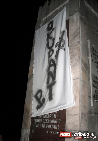 Zdjęcie w galerii na portalu naszraciborz.pl: Incydent na cmentarzu żołnierzy radzieckich. Powiadomiono polski MSZ  wiadomości z regionu