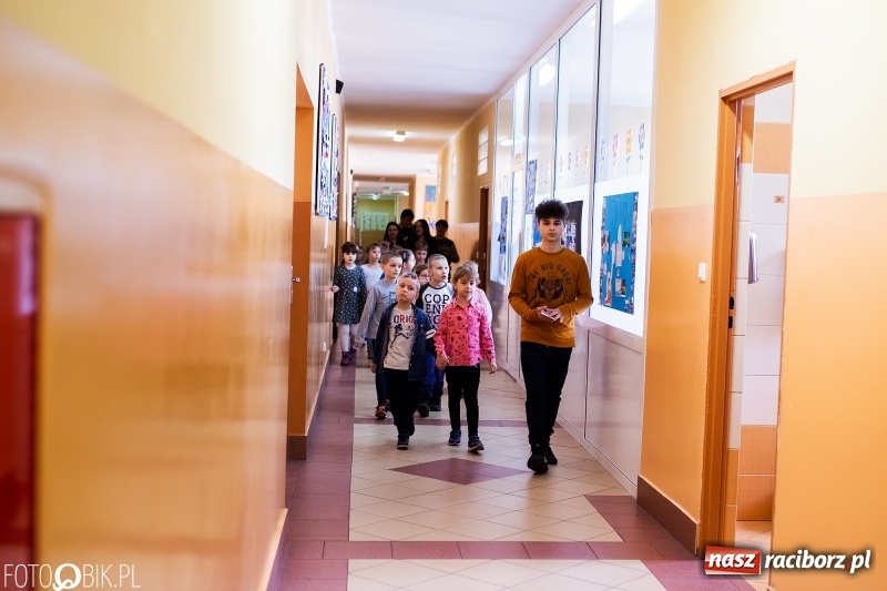 Zdjęcie w galerii na portalu naszraciborz.pl: Dzień Otwarty w Szkole Podstawowej nr 13 wiadomości z regionu