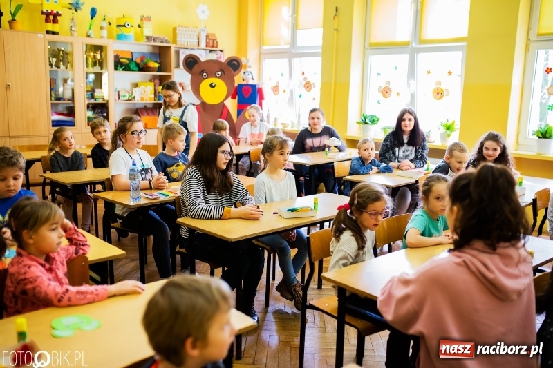 Zdjęcie w galerii na portalu naszraciborz.pl: Dzień Otwarty w Szkole Podstawowej nr 13 wiadomości z regionu