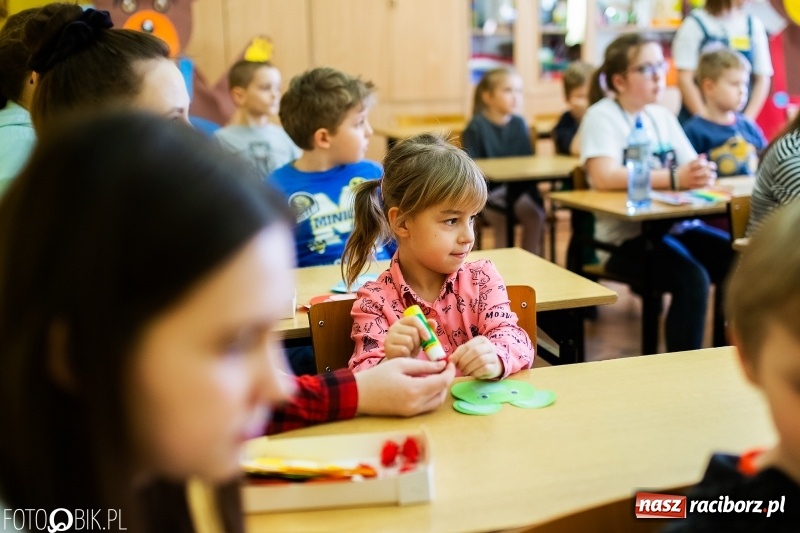 Zdjęcie w galerii na portalu naszraciborz.pl: Dzień Otwarty w Szkole Podstawowej nr 13 wiadomości z regionu