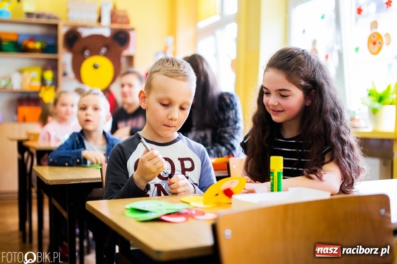 Zdjęcie w galerii na portalu naszraciborz.pl: Dzień Otwarty w Szkole Podstawowej nr 13 wiadomości z regionu