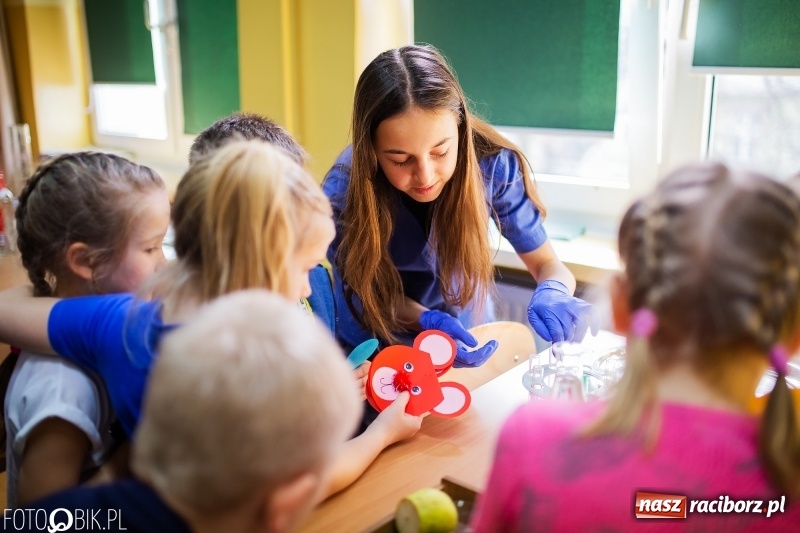 Zdjęcie w galerii na portalu naszraciborz.pl: Dzień Otwarty w Szkole Podstawowej nr 13 wiadomości z regionu