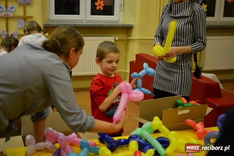 Zdjęcie w galerii na portalu naszraciborz.pl: Raciborska Czwórka tanecznie witała przyszłych pierwszoklasistów wiadomości z regionu