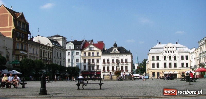 Zdjęcie w galerii na portalu naszraciborz.pl: Czy wiesz, gdzie kwitną najpiękniejsze magnolie? Odkryj z nami magiczny Cieszyn!  wiadomości z regionu