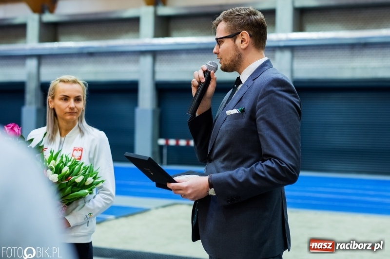 Zdjęcie w galerii na portalu naszraciborz.pl: Uczniowie Szkoły Mistrzostwa Sportowego trenowali z Justyną Święty-Ersetic wiadomości z regionu