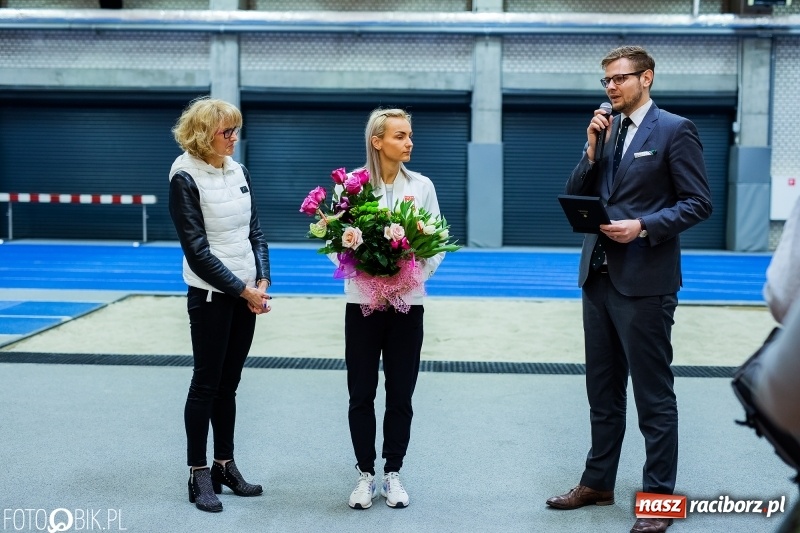 Zdjęcie w galerii na portalu naszraciborz.pl: Uczniowie Szkoły Mistrzostwa Sportowego trenowali z Justyną Święty-Ersetic wiadomości z regionu