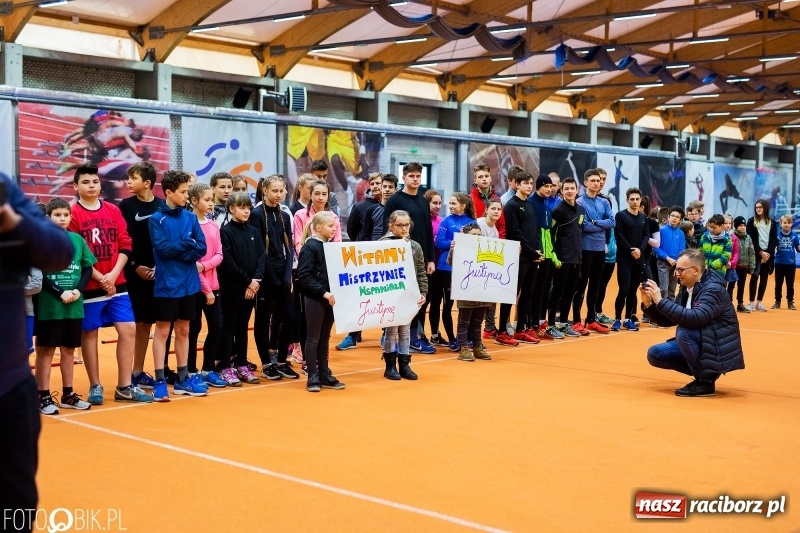 Zdjęcie w galerii na portalu naszraciborz.pl: Uczniowie Szkoły Mistrzostwa Sportowego trenowali z Justyną Święty-Ersetic wiadomości z regionu