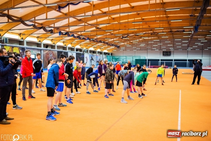 Zdjęcie w galerii na portalu naszraciborz.pl: Uczniowie Szkoły Mistrzostwa Sportowego trenowali z Justyną Święty-Ersetic wiadomości z regionu