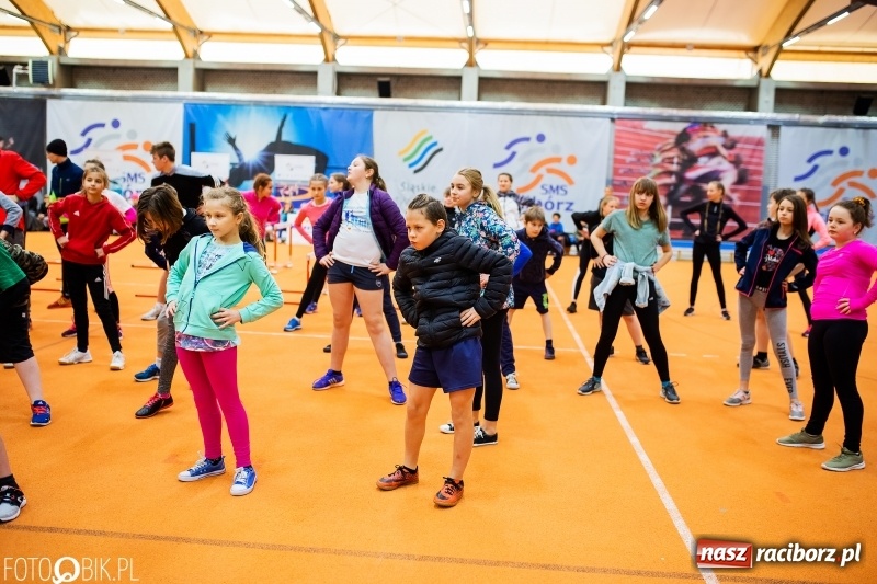 Zdjęcie w galerii na portalu naszraciborz.pl: Uczniowie Szkoły Mistrzostwa Sportowego trenowali z Justyną Święty-Ersetic wiadomości z regionu