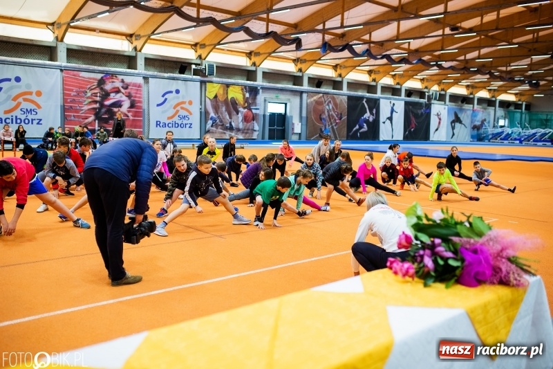 Zdjęcie w galerii na portalu naszraciborz.pl: Uczniowie Szkoły Mistrzostwa Sportowego trenowali z Justyną Święty-Ersetic wiadomości z regionu