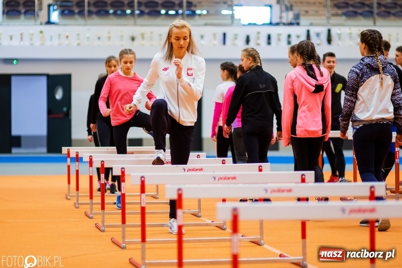 Zdjęcie w galerii na portalu naszraciborz.pl: Uczniowie Szkoły Mistrzostwa Sportowego trenowali z Justyną Święty-Ersetic wiadomości z regionu