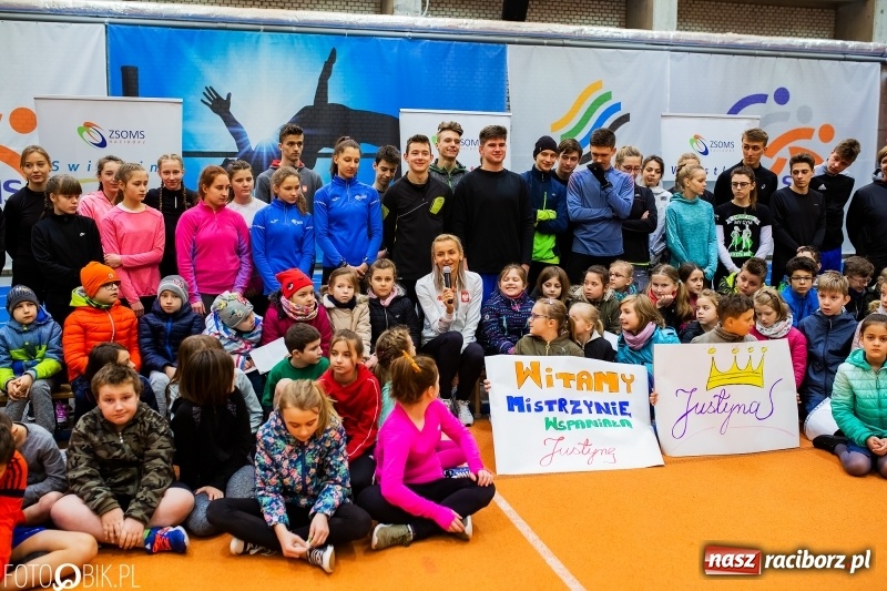 Zdjęcie w galerii na portalu naszraciborz.pl: Uczniowie Szkoły Mistrzostwa Sportowego trenowali z Justyną Święty-Ersetic wiadomości z regionu