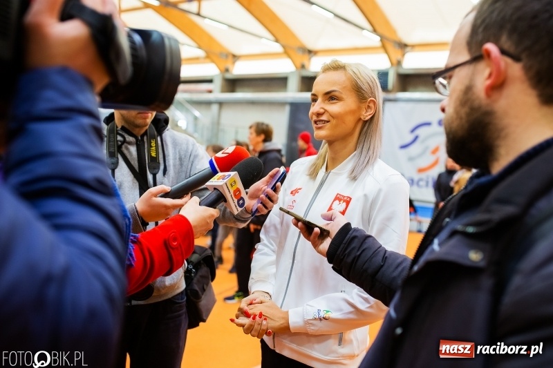 Zdjęcie w galerii na portalu naszraciborz.pl: Uczniowie Szkoły Mistrzostwa Sportowego trenowali z Justyną Święty-Ersetic wiadomości z regionu