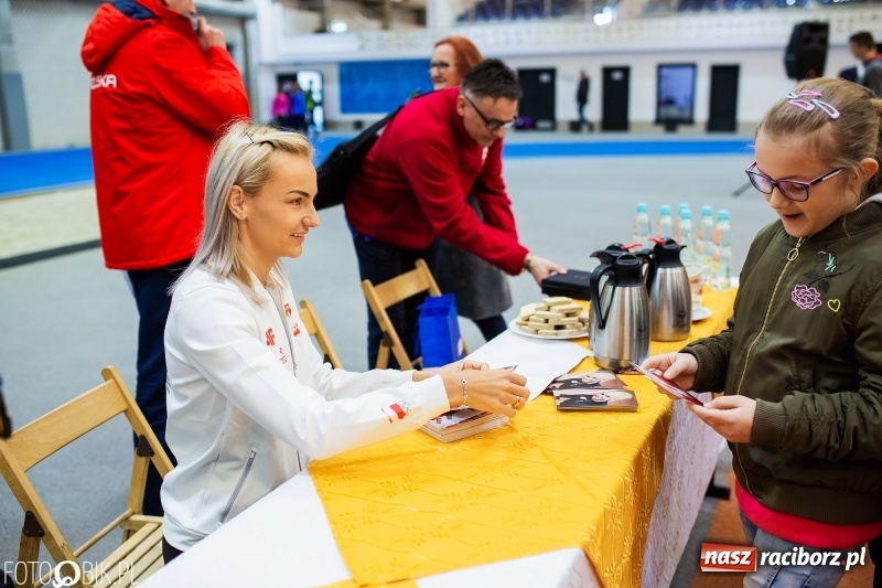 Zdjęcie w galerii na portalu naszraciborz.pl: Uczniowie Szkoły Mistrzostwa Sportowego trenowali z Justyną Święty-Ersetic wiadomości z regionu