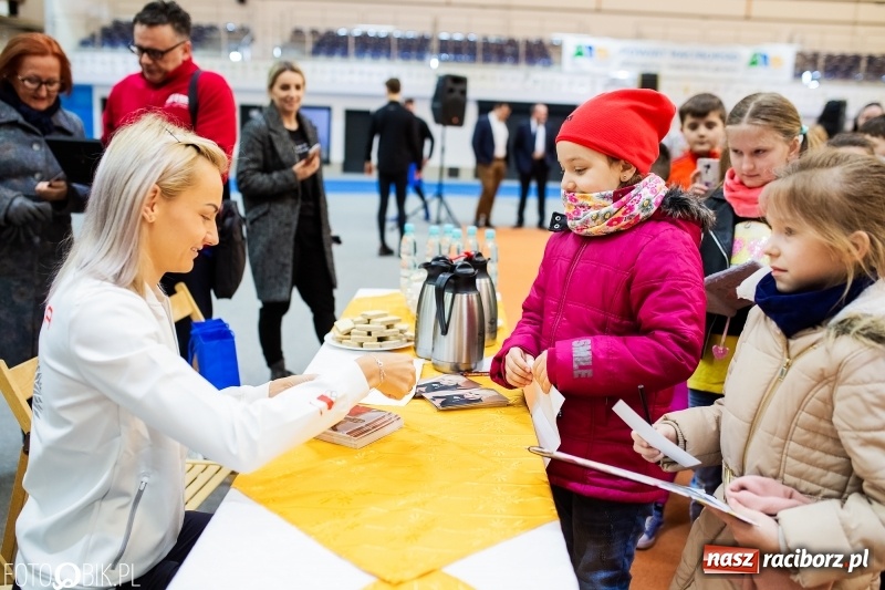 Zdjęcie w galerii na portalu naszraciborz.pl: Uczniowie Szkoły Mistrzostwa Sportowego trenowali z Justyną Święty-Ersetic wiadomości z regionu