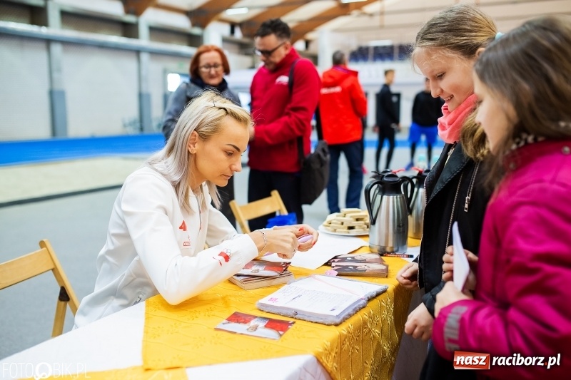 Zdjęcie w galerii na portalu naszraciborz.pl: Uczniowie Szkoły Mistrzostwa Sportowego trenowali z Justyną Święty-Ersetic wiadomości z regionu