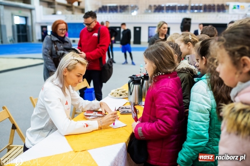 Zdjęcie w galerii na portalu naszraciborz.pl: Uczniowie Szkoły Mistrzostwa Sportowego trenowali z Justyną Święty-Ersetic wiadomości z regionu