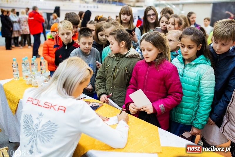 Zdjęcie w galerii na portalu naszraciborz.pl: Uczniowie Szkoły Mistrzostwa Sportowego trenowali z Justyną Święty-Ersetic wiadomości z regionu