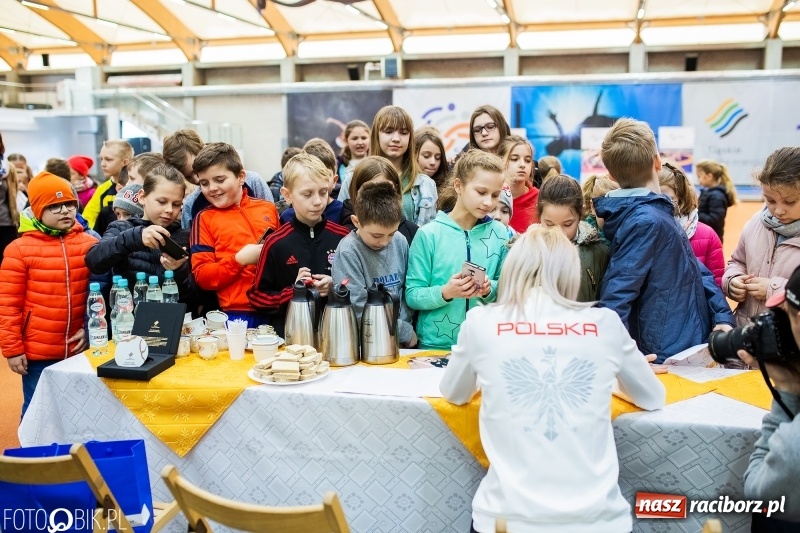 Zdjęcie w galerii na portalu naszraciborz.pl: Uczniowie Szkoły Mistrzostwa Sportowego trenowali z Justyną Święty-Ersetic wiadomości z regionu