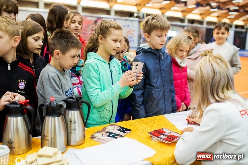 Zdjęcie w galerii na portalu naszraciborz.pl: Uczniowie Szkoły Mistrzostwa Sportowego trenowali z Justyną Święty-Ersetic wiadomości z regionu