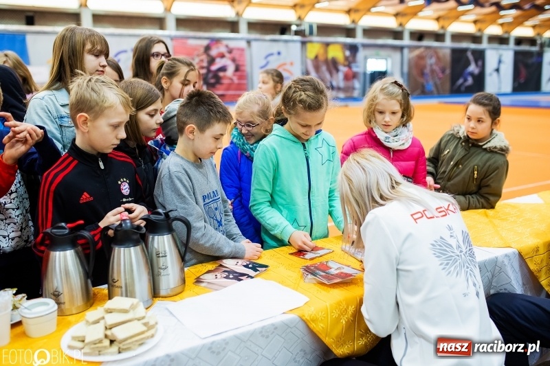 Zdjęcie w galerii na portalu naszraciborz.pl: Uczniowie Szkoły Mistrzostwa Sportowego trenowali z Justyną Święty-Ersetic wiadomości z regionu