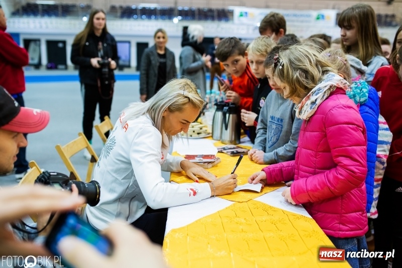 Zdjęcie w galerii na portalu naszraciborz.pl: Uczniowie Szkoły Mistrzostwa Sportowego trenowali z Justyną Święty-Ersetic wiadomości z regionu
