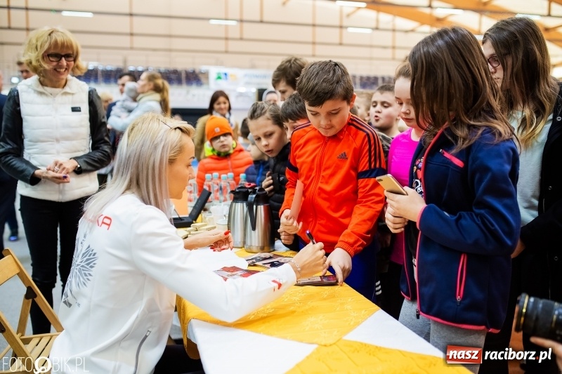 Zdjęcie w galerii na portalu naszraciborz.pl: Uczniowie Szkoły Mistrzostwa Sportowego trenowali z Justyną Święty-Ersetic wiadomości z regionu