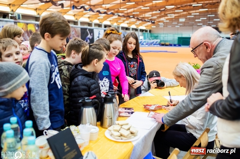 Zdjęcie w galerii na portalu naszraciborz.pl: Uczniowie Szkoły Mistrzostwa Sportowego trenowali z Justyną Święty-Ersetic wiadomości z regionu