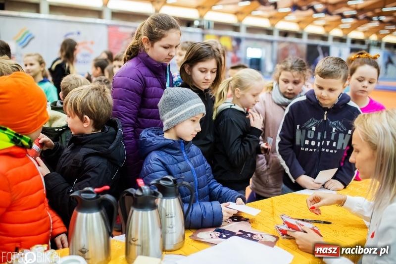 Zdjęcie w galerii na portalu naszraciborz.pl: Uczniowie Szkoły Mistrzostwa Sportowego trenowali z Justyną Święty-Ersetic wiadomości z regionu