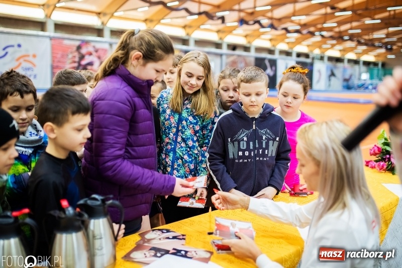 Zdjęcie w galerii na portalu naszraciborz.pl: Uczniowie Szkoły Mistrzostwa Sportowego trenowali z Justyną Święty-Ersetic wiadomości z regionu