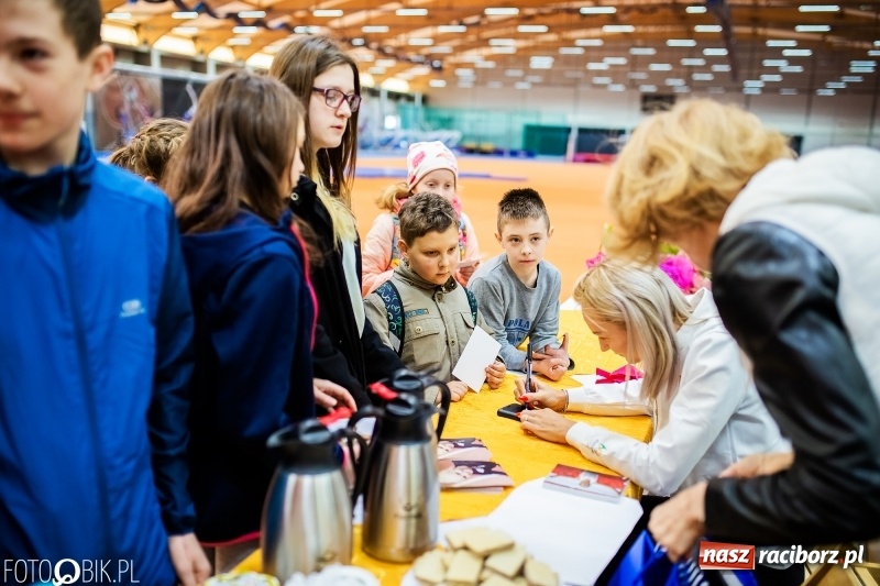 Zdjęcie w galerii na portalu naszraciborz.pl: Uczniowie Szkoły Mistrzostwa Sportowego trenowali z Justyną Święty-Ersetic wiadomości z regionu