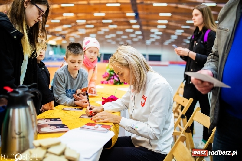 Zdjęcie w galerii na portalu naszraciborz.pl: Uczniowie Szkoły Mistrzostwa Sportowego trenowali z Justyną Święty-Ersetic wiadomości z regionu