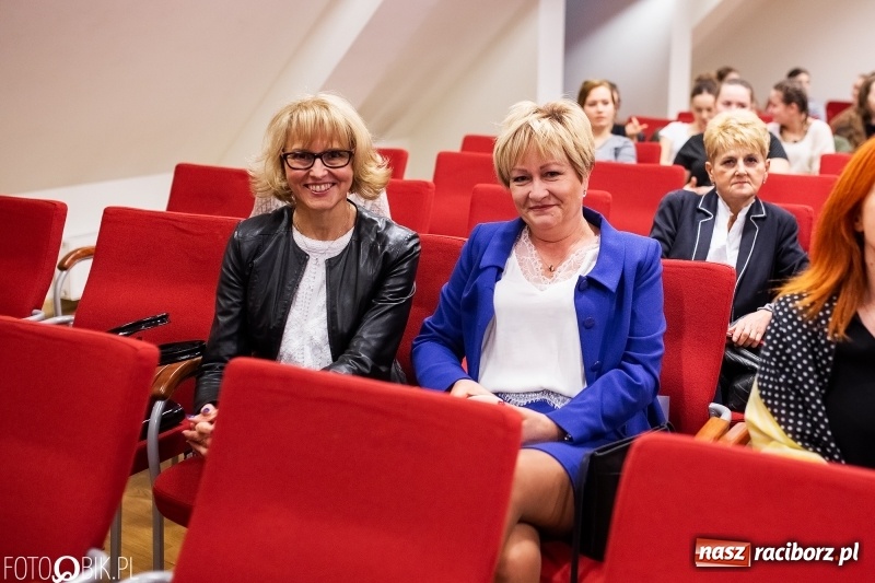 Zdjęcie w galerii na portalu naszraciborz.pl: Manicure w średniowiecznych murach, czyli III Raciborskie Dni Urody wiadomości z regionu