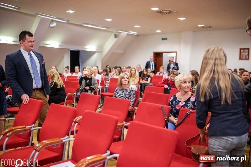 Zdjęcie w galerii na portalu naszraciborz.pl: Manicure w średniowiecznych murach, czyli III Raciborskie Dni Urody wiadomości z regionu