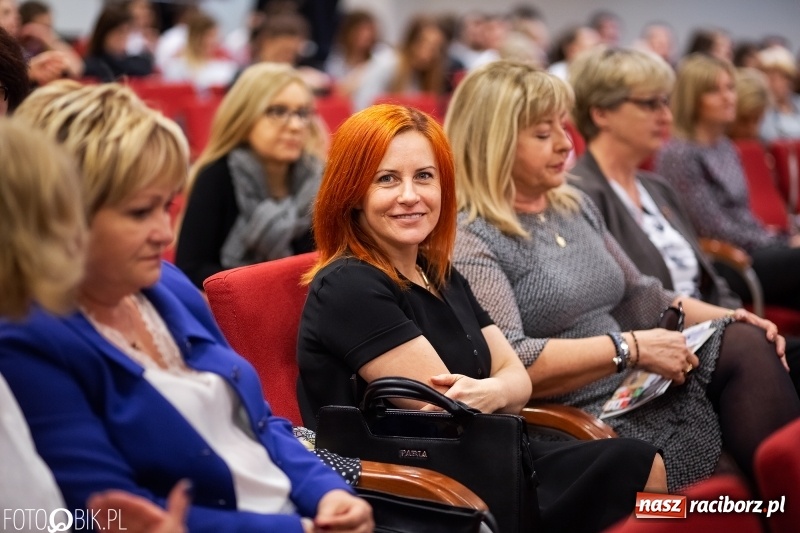 Zdjęcie w galerii na portalu naszraciborz.pl: Manicure w średniowiecznych murach, czyli III Raciborskie Dni Urody wiadomości z regionu