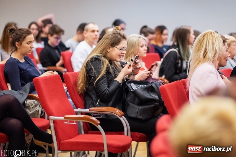 Zdjęcie w galerii na portalu naszraciborz.pl: Manicure w średniowiecznych murach, czyli III Raciborskie Dni Urody wiadomości z regionu