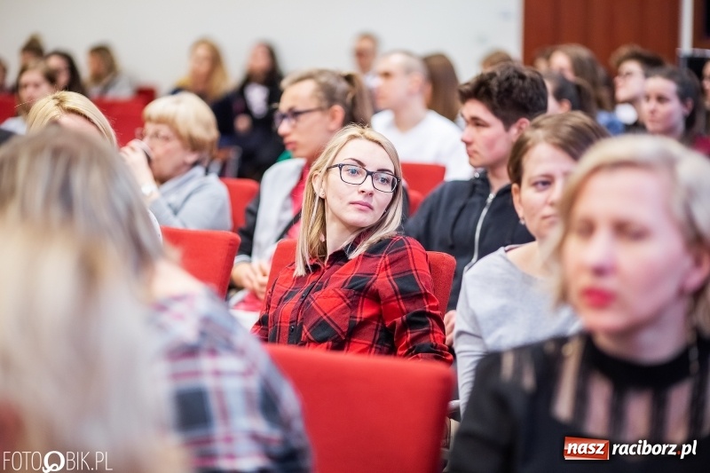 Zdjęcie w galerii na portalu naszraciborz.pl: Manicure w średniowiecznych murach, czyli III Raciborskie Dni Urody wiadomości z regionu