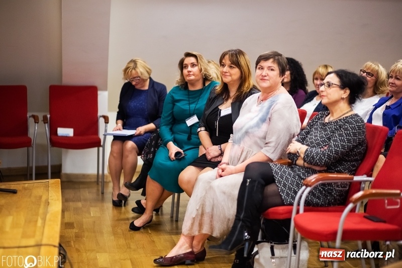 Zdjęcie w galerii na portalu naszraciborz.pl: Manicure w średniowiecznych murach, czyli III Raciborskie Dni Urody wiadomości z regionu