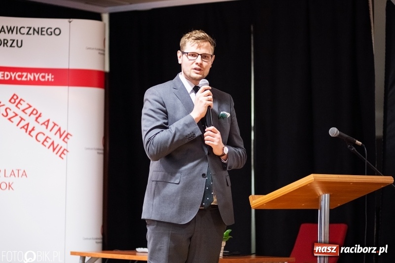 Zdjęcie w galerii na portalu naszraciborz.pl: Manicure w średniowiecznych murach, czyli III Raciborskie Dni Urody wiadomości z regionu