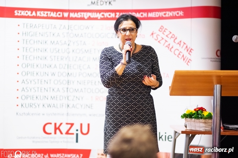 Zdjęcie w galerii na portalu naszraciborz.pl: Manicure w średniowiecznych murach, czyli III Raciborskie Dni Urody wiadomości z regionu