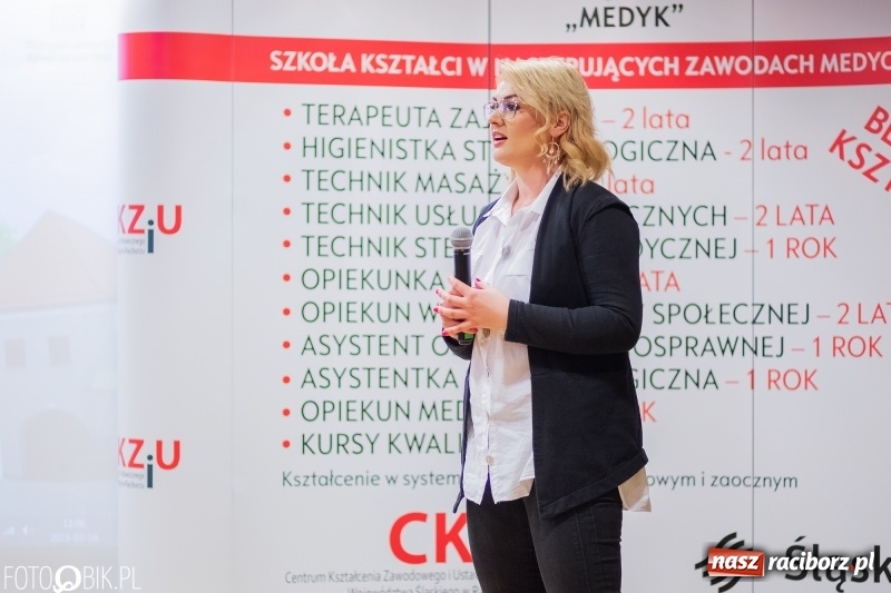 Zdjęcie w galerii na portalu naszraciborz.pl: Manicure w średniowiecznych murach, czyli III Raciborskie Dni Urody wiadomości z regionu
