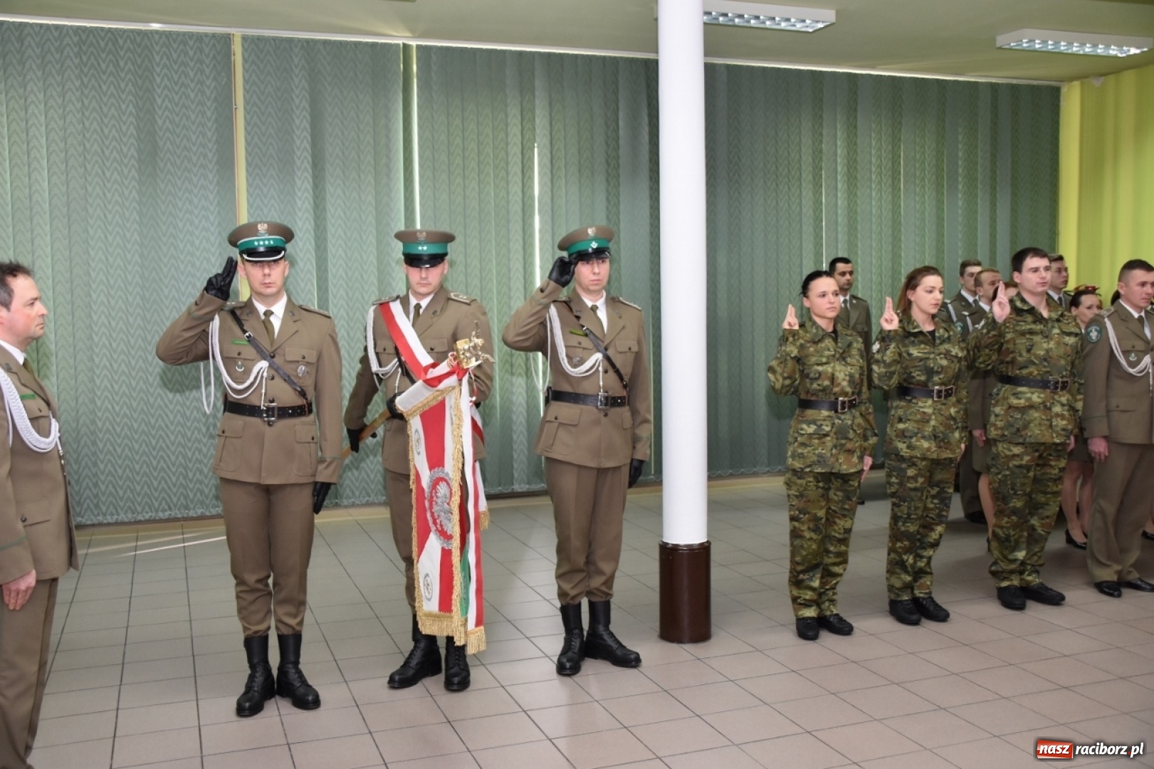 Zdjęcie w galerii na portalu naszraciborz.pl: Śląskich pograniczników odwiedził wnuk ich patrona  wiadomości z regionu