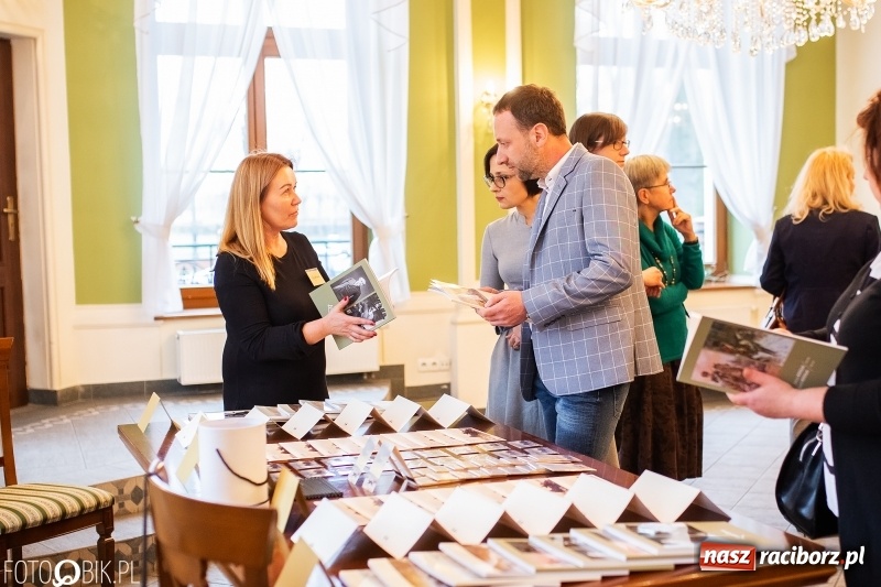 Zdjęcie w galerii na portalu naszraciborz.pl: Juliusz i Wojciech Kossak w Raciborzu. Historyczne malarstwo w pałacyku Rafako wiadomości z regionu
