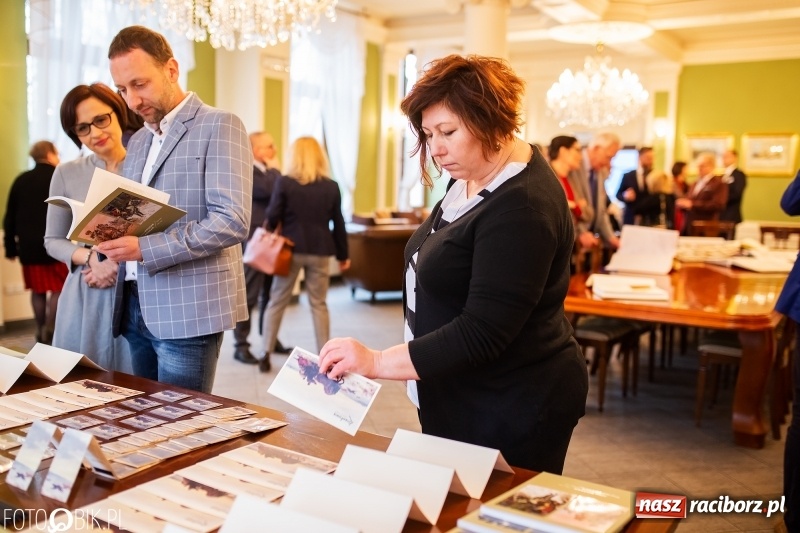 Zdjęcie w galerii na portalu naszraciborz.pl: Juliusz i Wojciech Kossak w Raciborzu. Historyczne malarstwo w pałacyku Rafako wiadomości z regionu